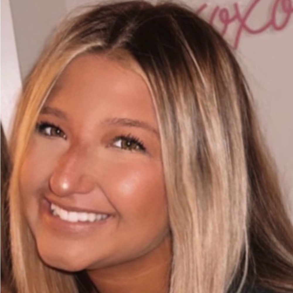 Meet your Posher, Emily